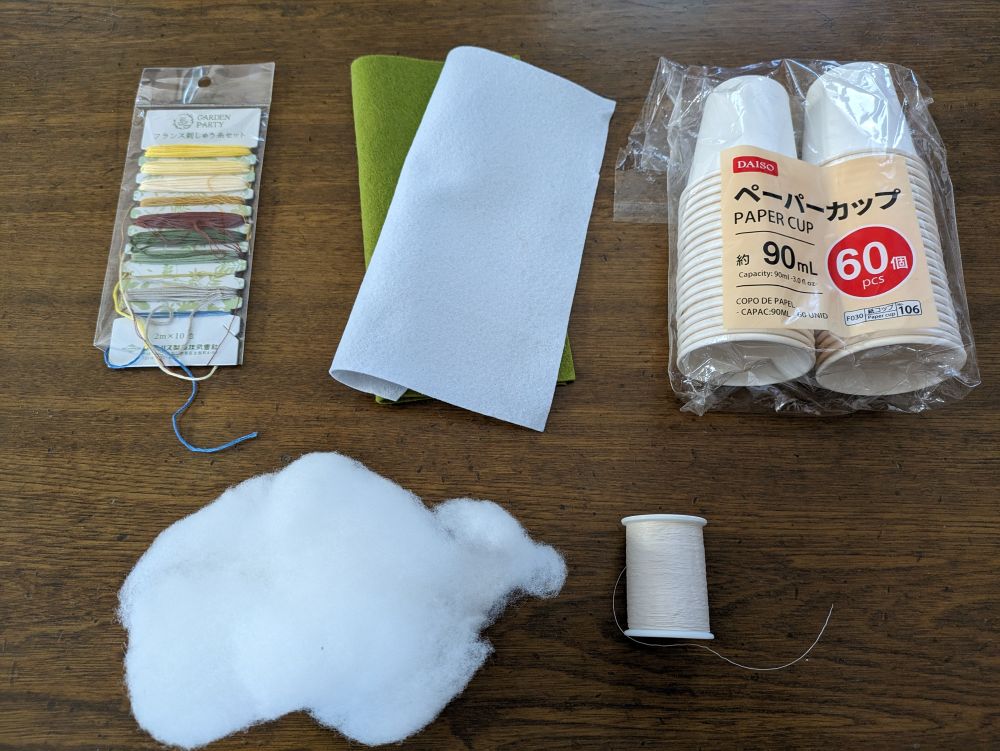 紙コップ猫を作るのに必要な材料